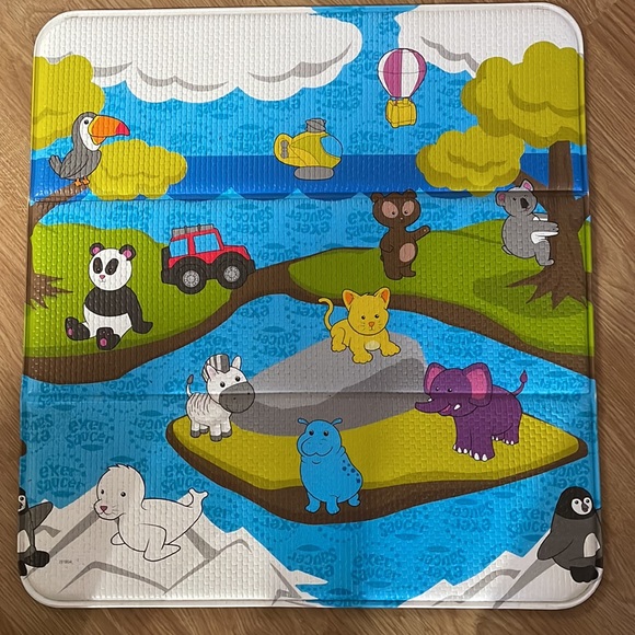 Playmat - Picture 2 of 2